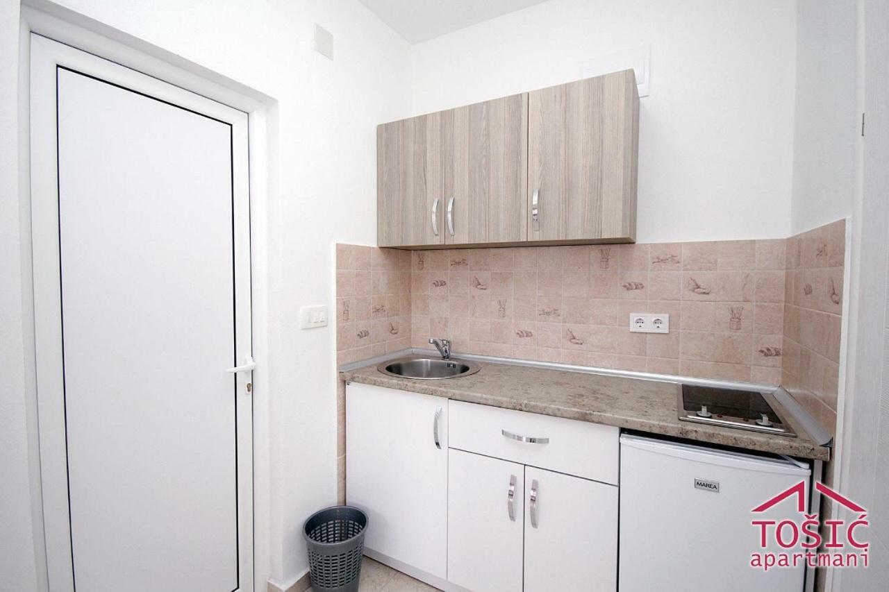 Tosic Apartmani Бар Экстерьер фото