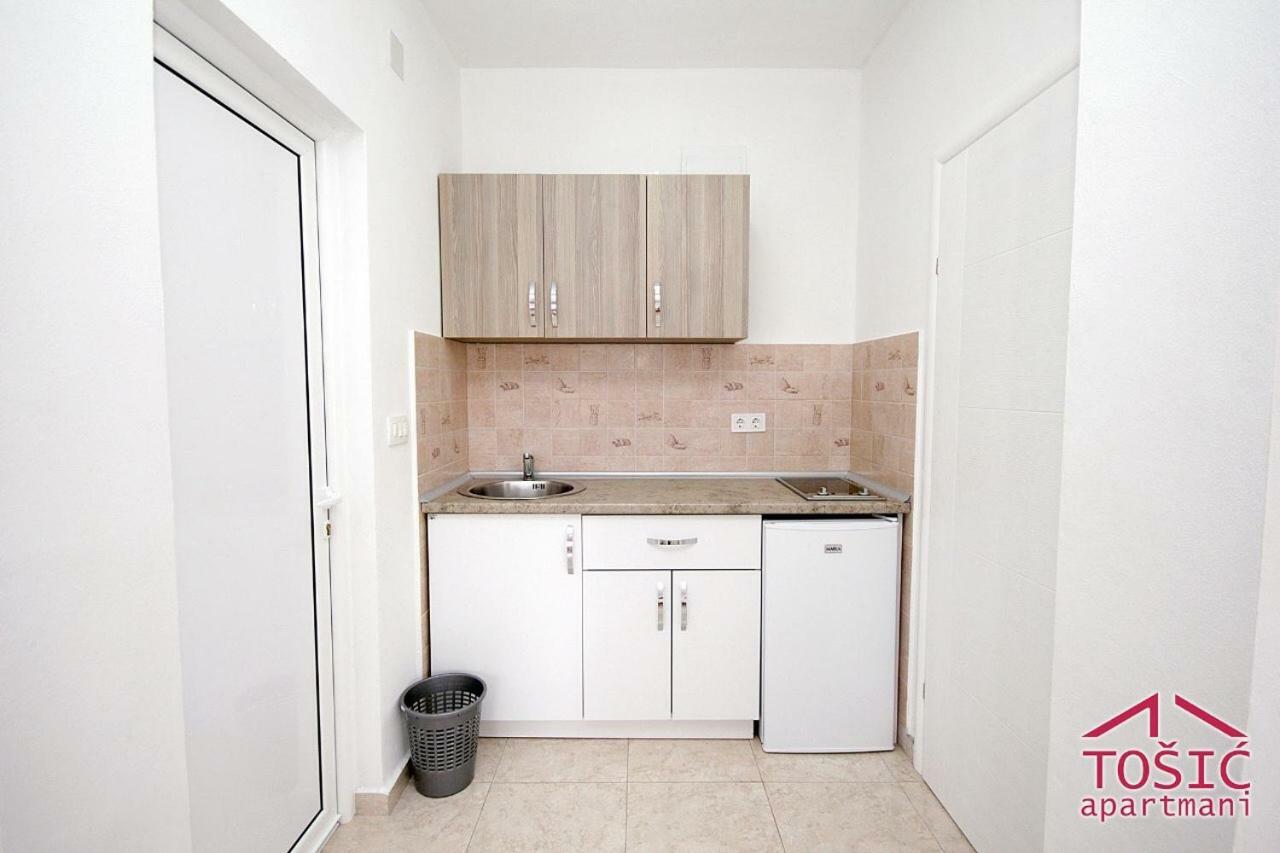 Tosic Apartmani Бар Экстерьер фото